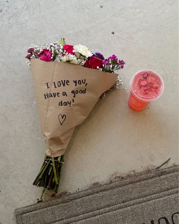 Flowers with a handwritten good-day message